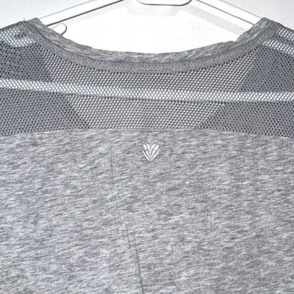 Gray Forever 21 Mesh Accent Cap Sleeve T-Shirt Size M Womens Casual Top Lightwei - Picture 5 of 6
